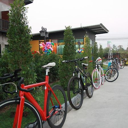 The Bike Loft Family Hostel Хуа Хин Экстерьер фото
