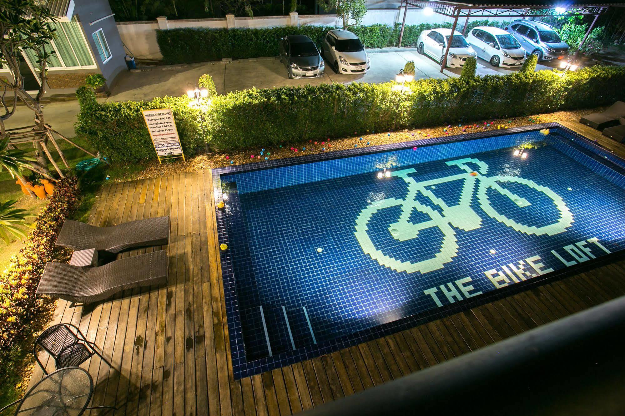 The Bike Loft Family Hostel Хуа Хин Экстерьер фото